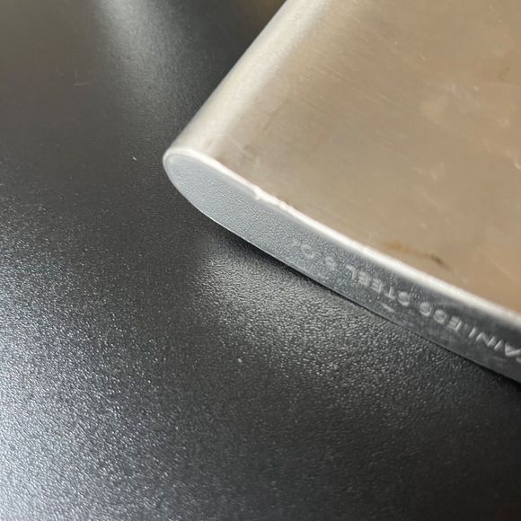 Set of Two Stainless Steel Flask 8 oz 5 in x 4 in x 1 in - Picture 11 of 14